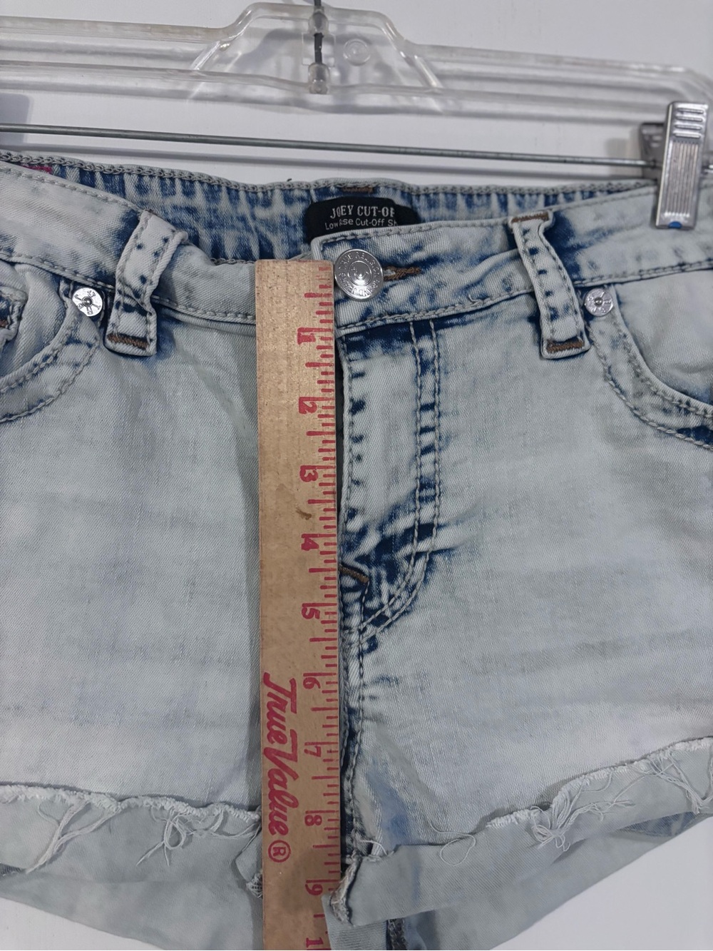 True Religion Joey Low Rise Cut Offs. 34 - Picture 5 of 8